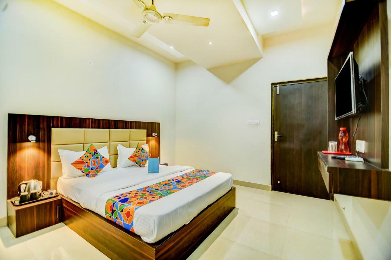 Fabhotel Solitaire Inn Kanpur Exterior photo